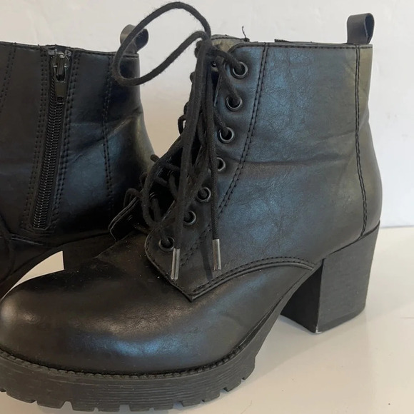 Soda Y2k Combat Lace Up Zip Block Heel Ankle Boots size 6 1/2 - Picture 3 of 16
